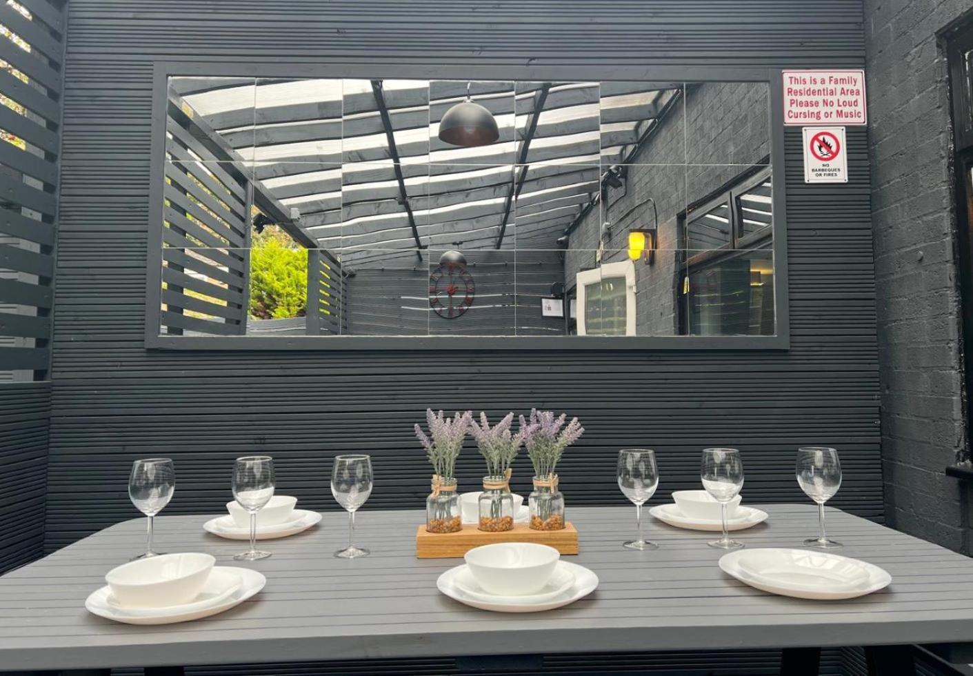 Modern Suites -5 Bedroom House- With Free Parking Birmingham City ภายนอก รูปภาพ