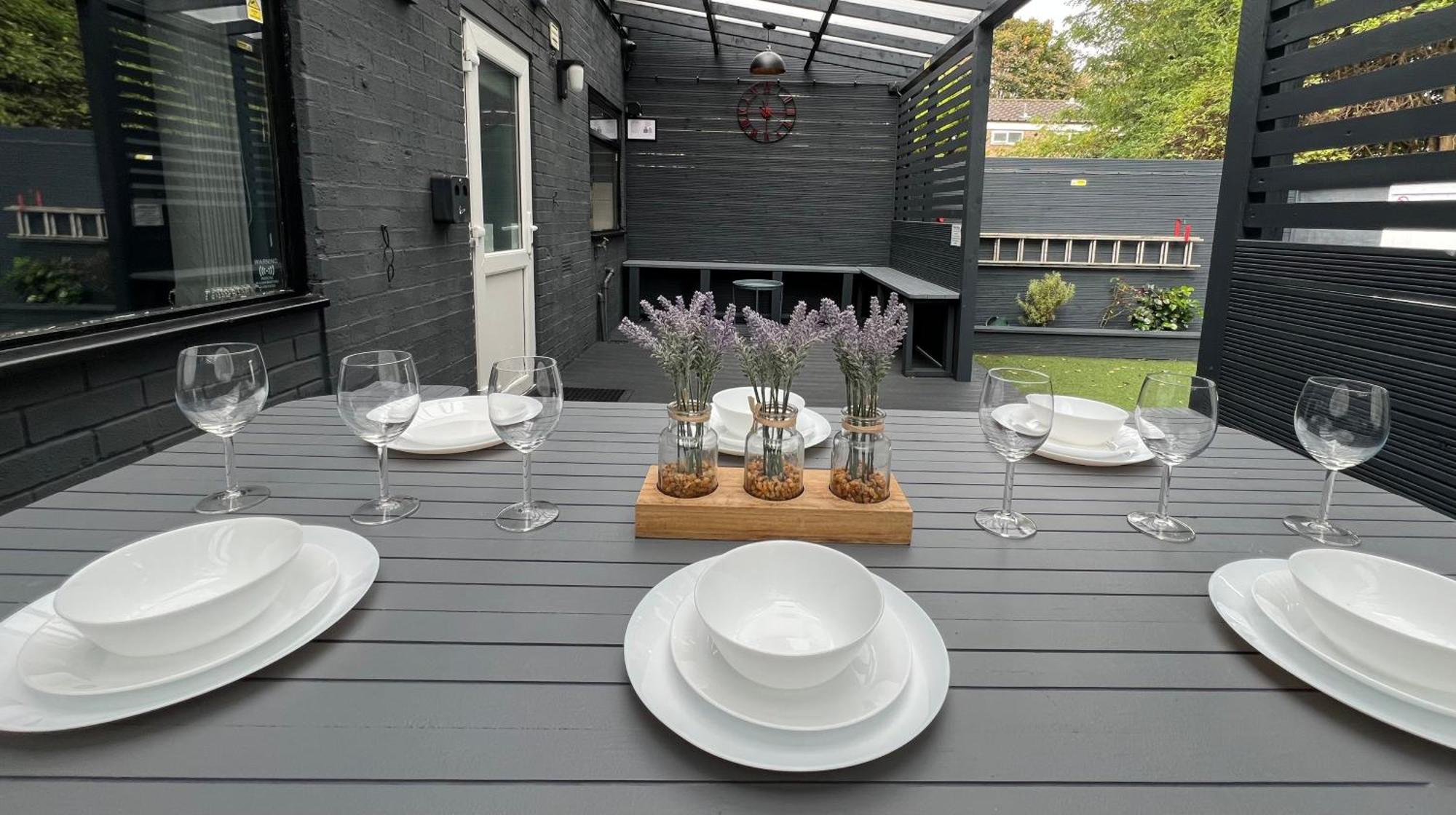 Modern Suites -5 Bedroom House- With Free Parking Birmingham City ภายนอก รูปภาพ