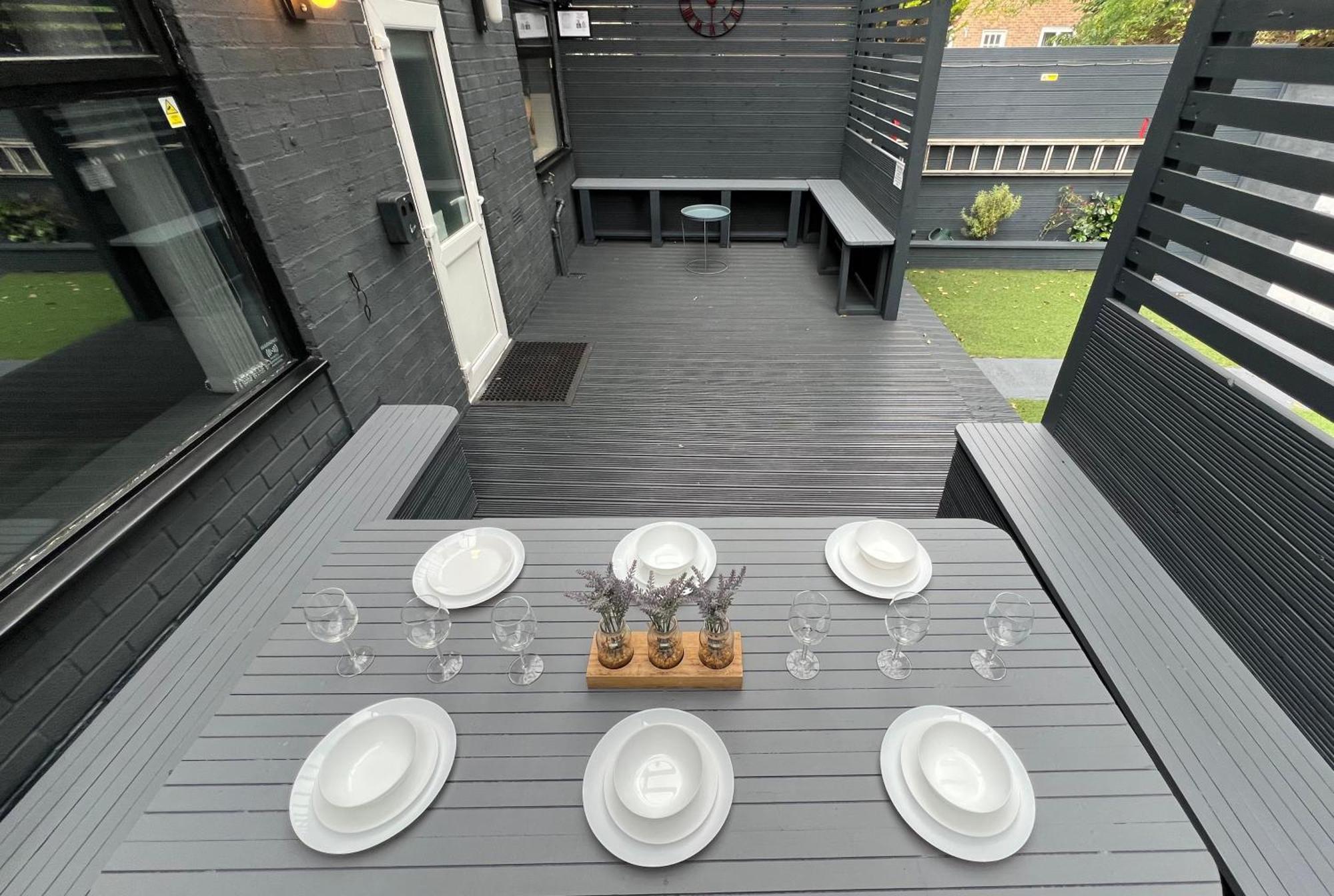 Modern Suites -5 Bedroom House- With Free Parking Birmingham City ภายนอก รูปภาพ
