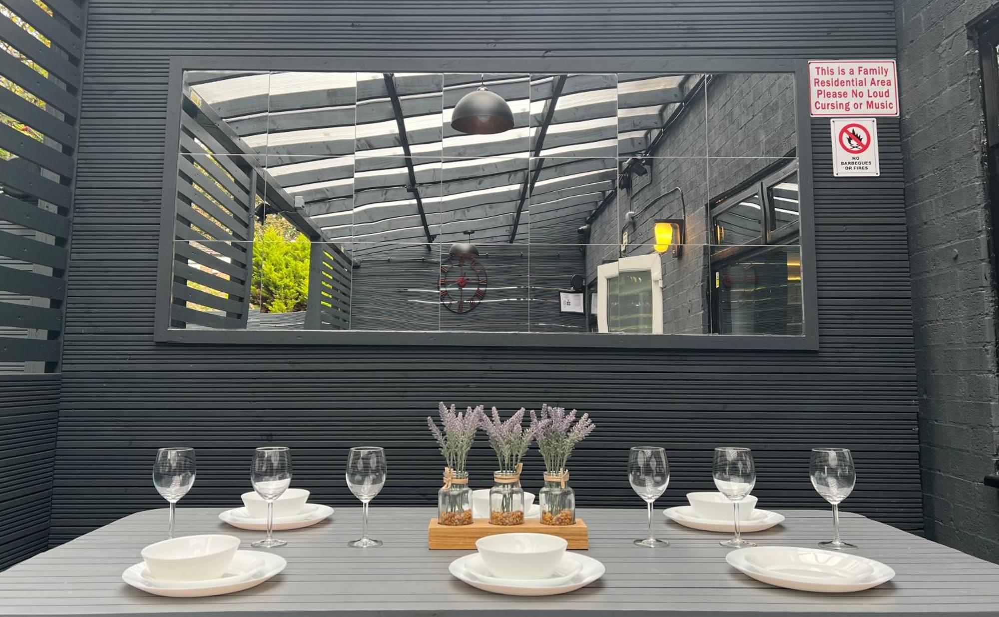 Modern Suites -5 Bedroom House- With Free Parking Birmingham City ภายนอก รูปภาพ