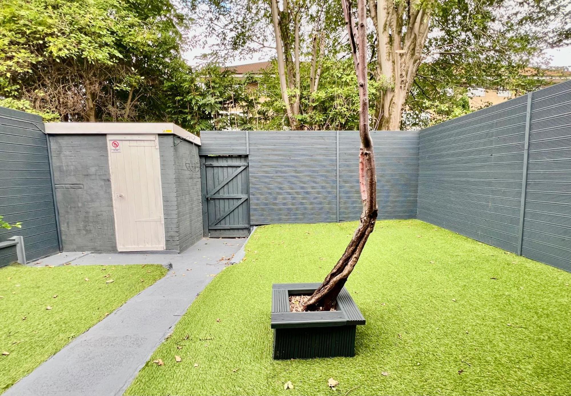 Modern Suites -5 Bedroom House- With Free Parking Birmingham City ภายนอก รูปภาพ